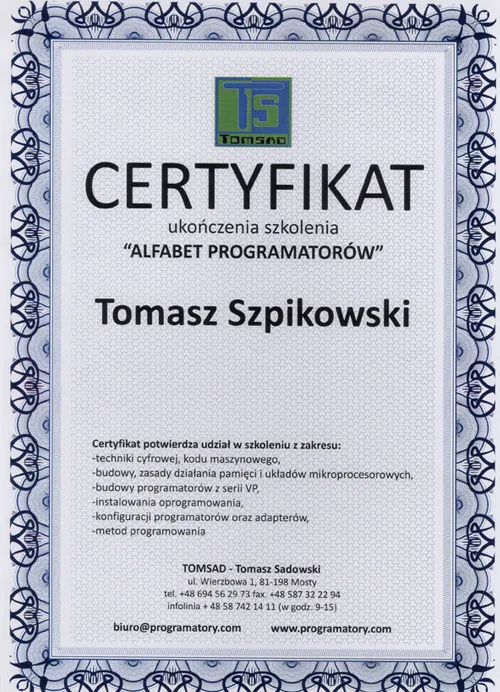 skrzynka z zapasowymi wkładkami i częściami zamiennymi